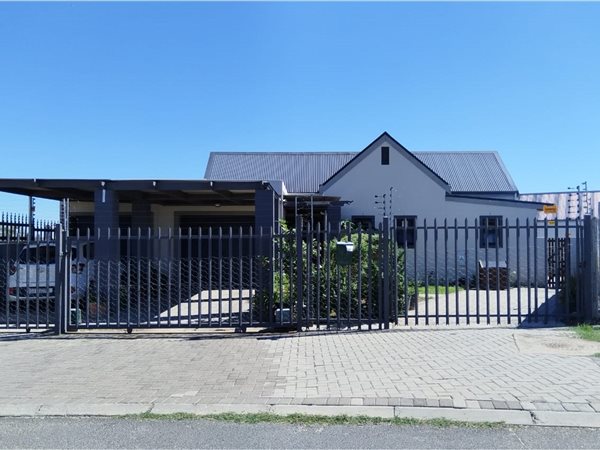3 Bedroom House 3 Bedroom House