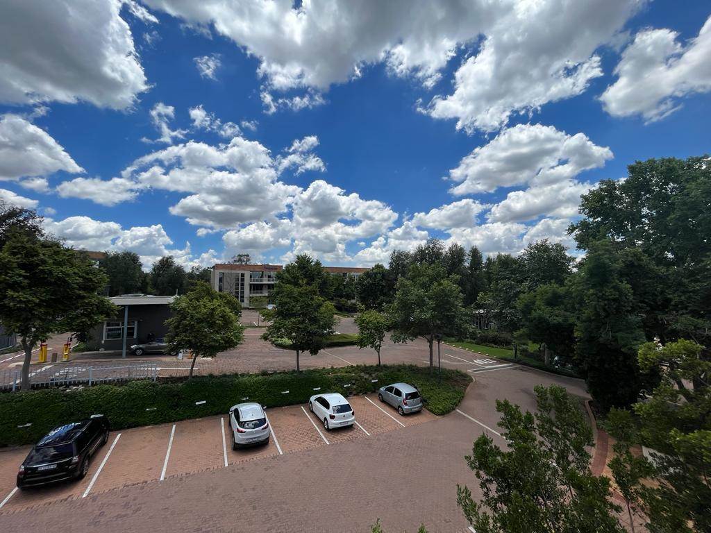 329  m² Commercial space in Bryanston photo number 3