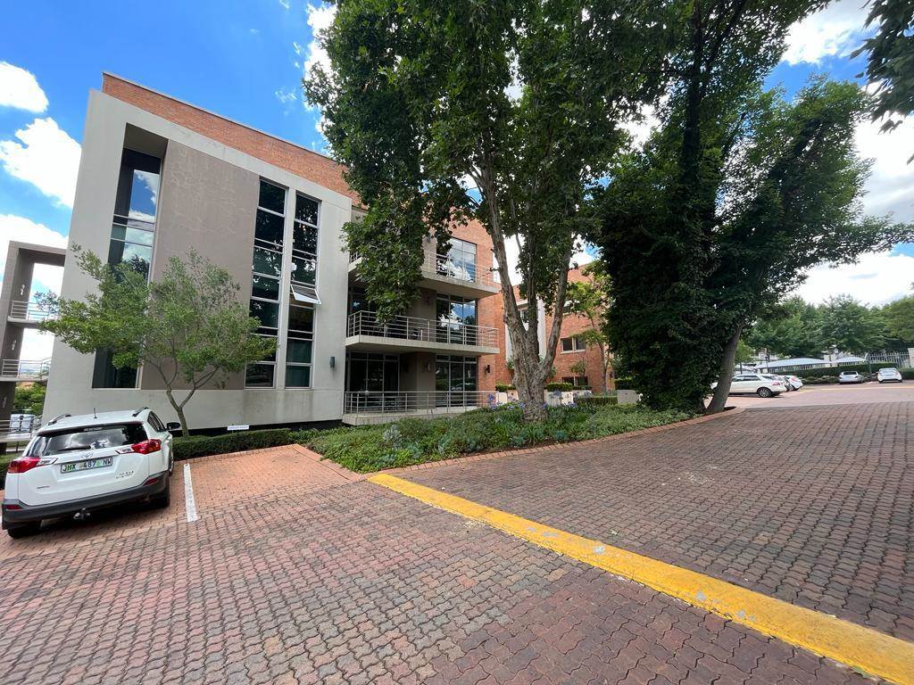 329  m² Commercial space in Bryanston photo number 2