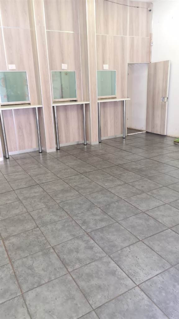 70  m² Commercial space in Krugersdorp Central photo number 4