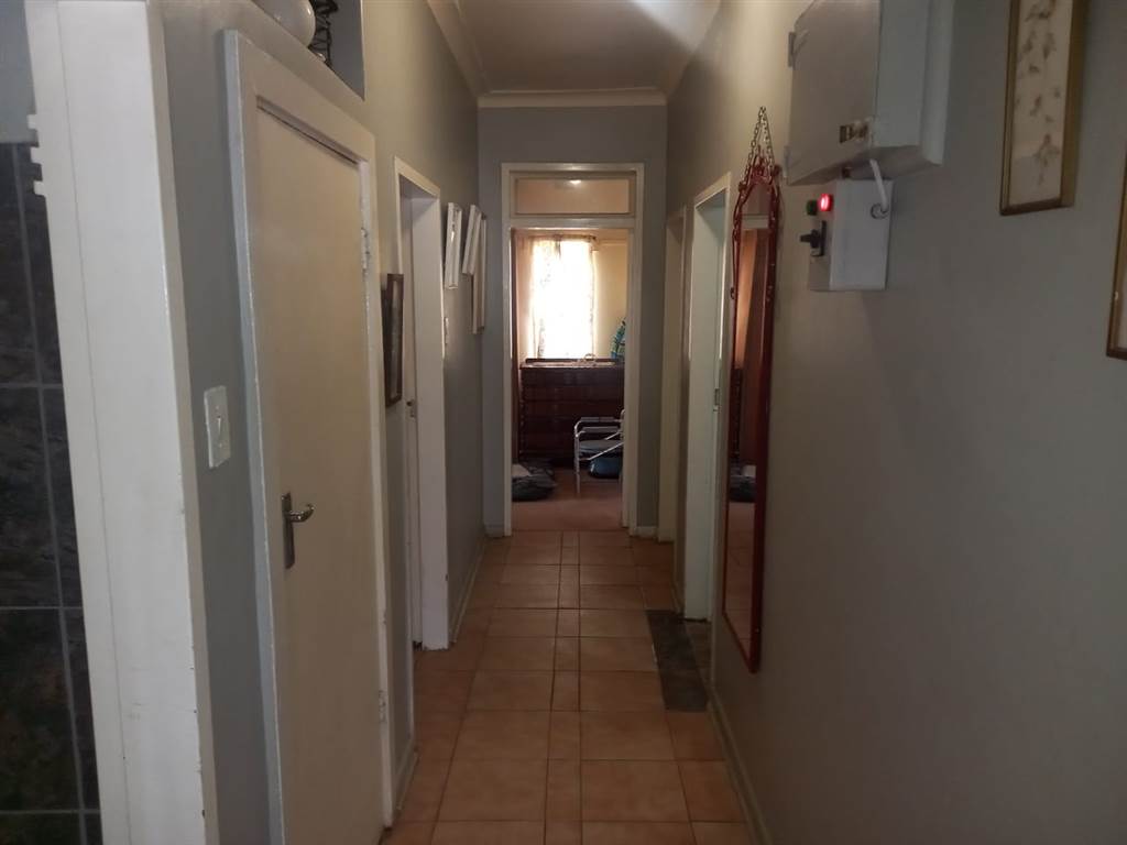 3 Bed House in Vierfontein photo number 11