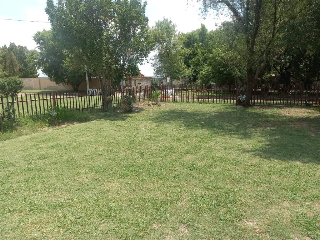 3 Bed House in Vierfontein photo number 2