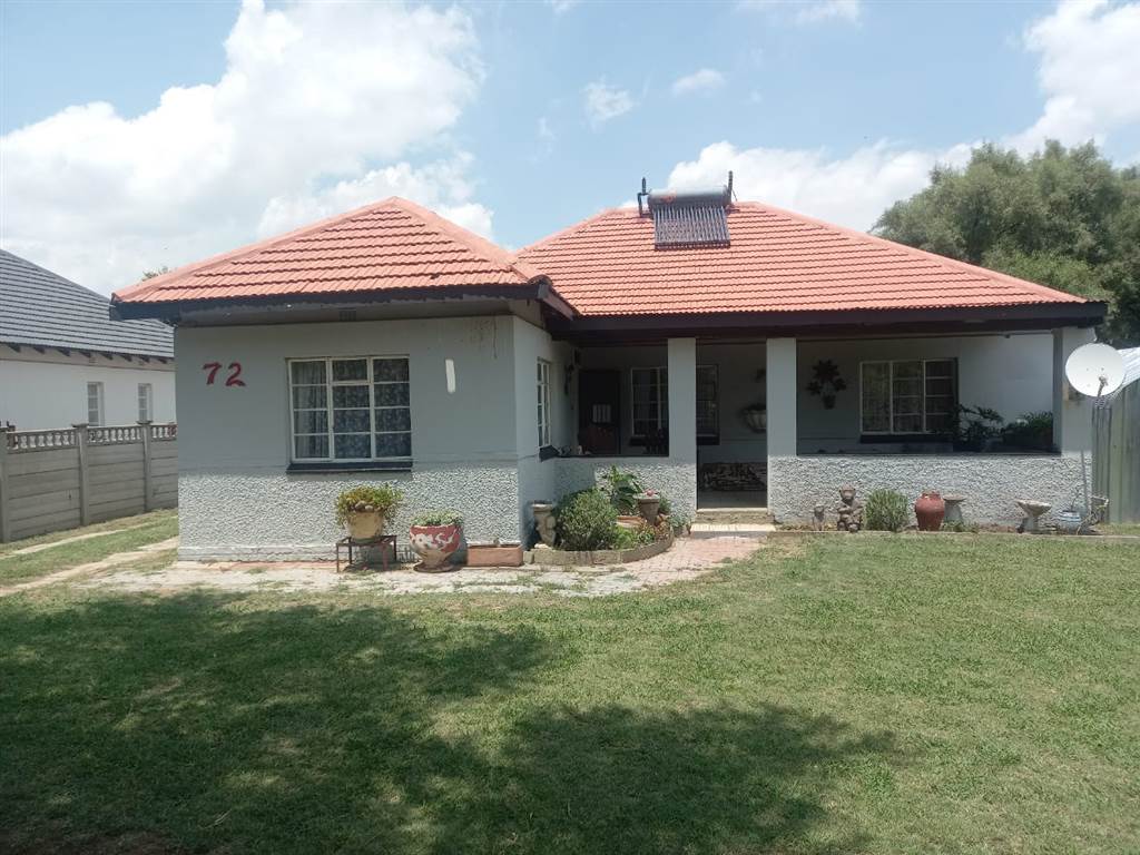 3 Bed House in Vierfontein photo number 1