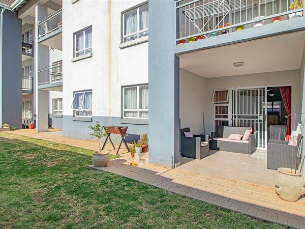 2 Bed Apartment in Doringkloof
