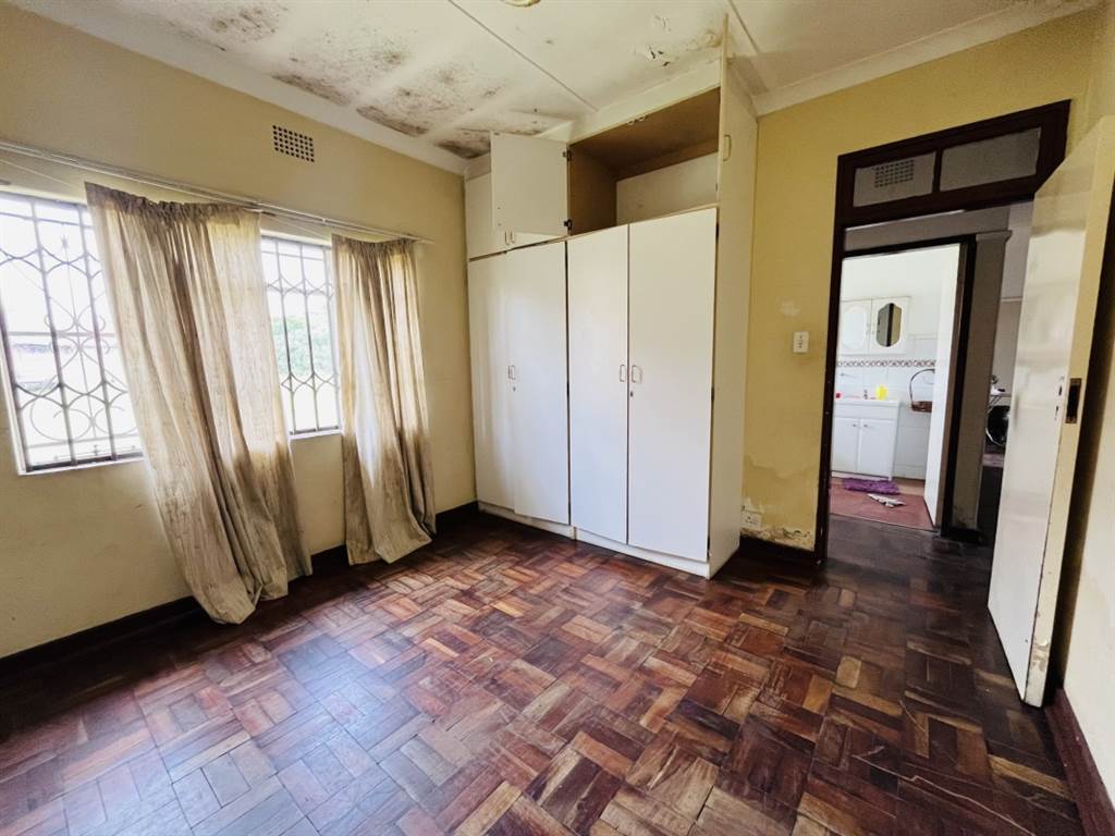 4 Bed House in Kempton Park Central photo number 15