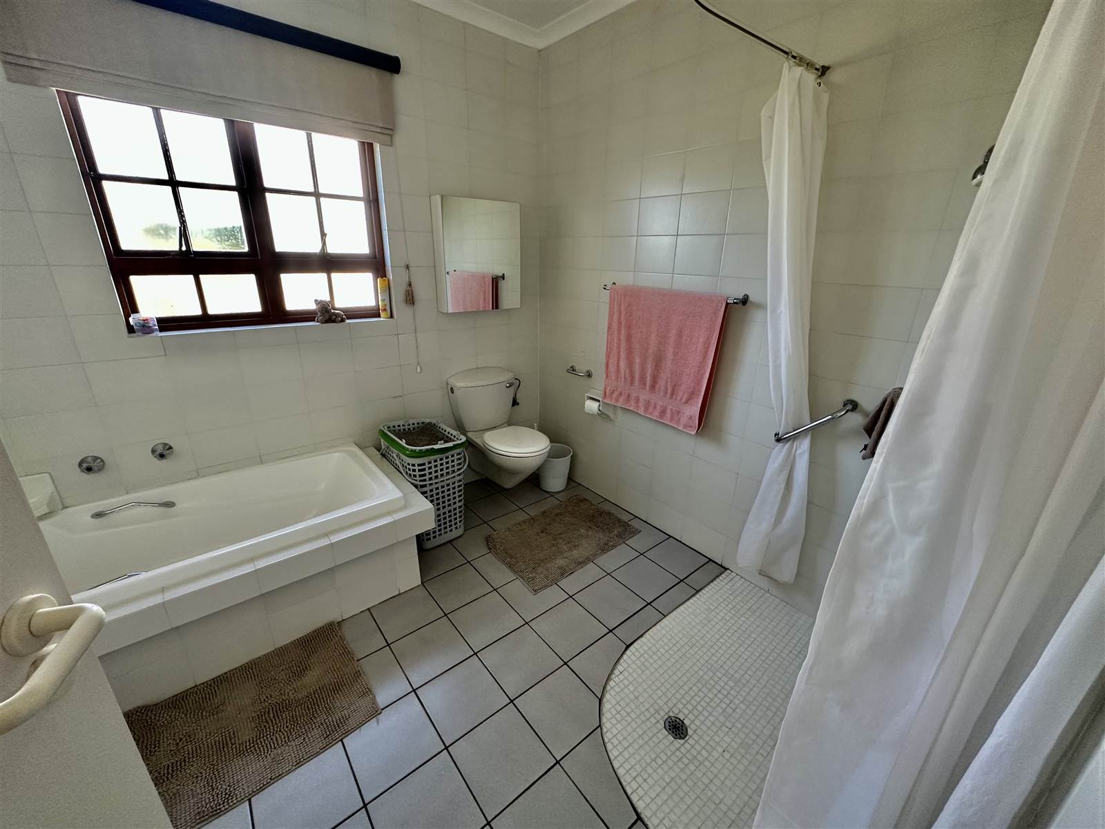 2 Bed Townhouse in Waterkloof Ridge photo number 12
