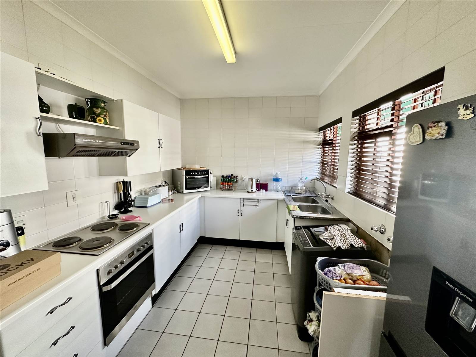 2 Bed Townhouse in Waterkloof Ridge photo number 8
