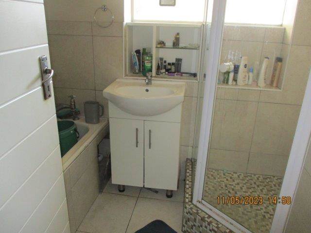 1 Bed Flat in Durban CBD photo number 18