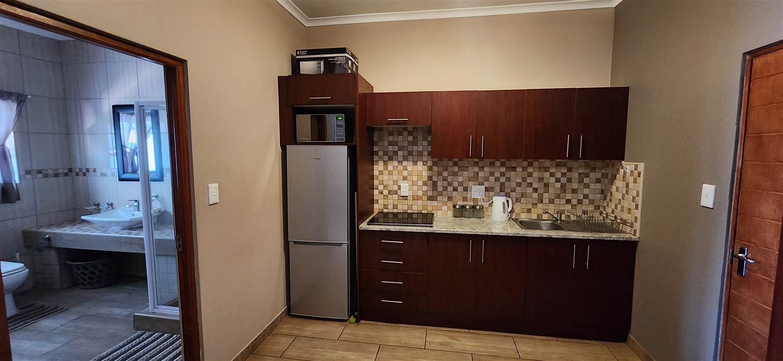 1 Bed Apartment in Kathu photo number 7