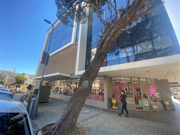 148  m² Commercial space in Sea Point