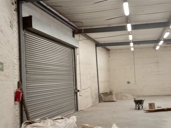 180  m² Industrial space