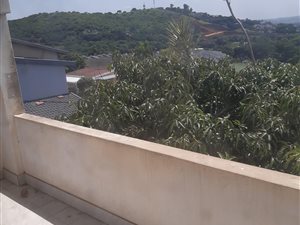 5 Bed House in Oaklands