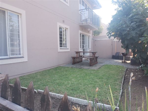 3 Bed Apartment in Rembrandt Park