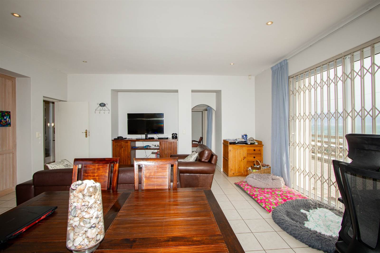 5 Bed House in Bloubergstrand photo number 9