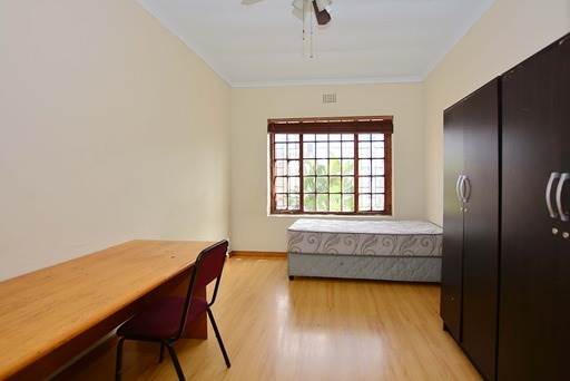 9 Bed House in Parow Central photo number 6