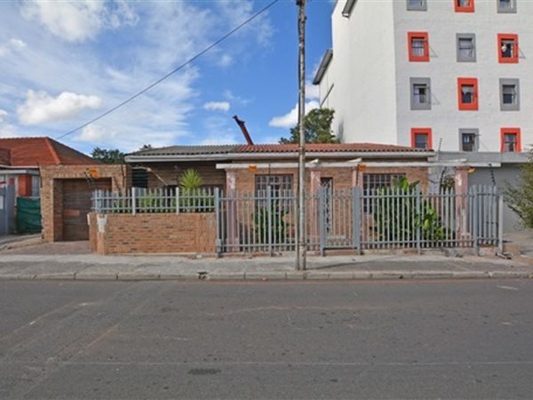 9 Bed House in Parow Central