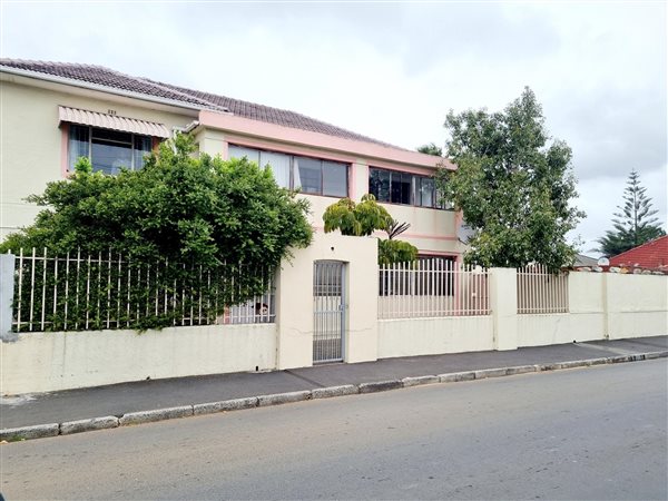 6 Bed House in Bellville Central