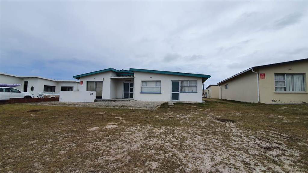 4 Bed House in Struisbaai photo number 16