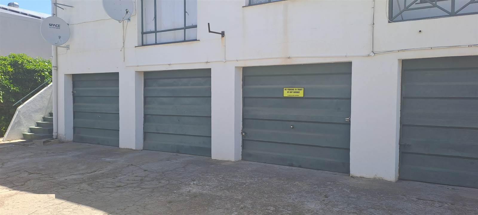 2 Bed Apartment in Villiersdorp photo number 4