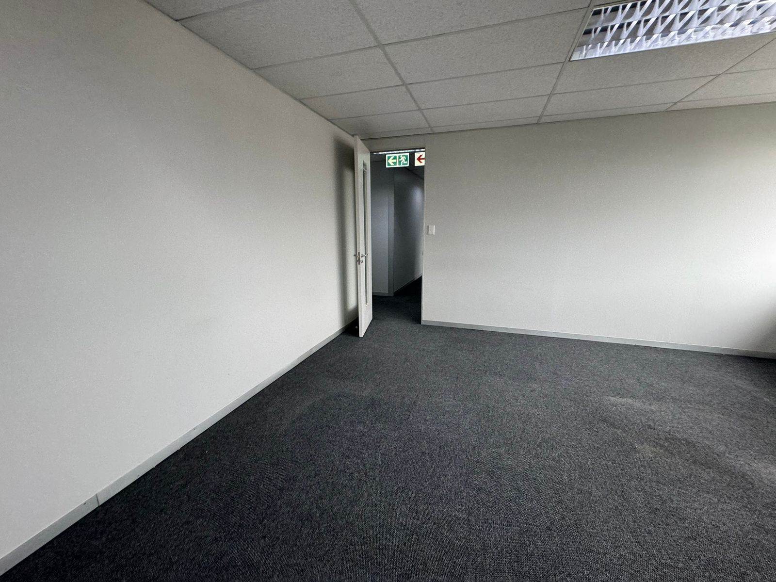 35  m² Commercial space in Sandown photo number 6