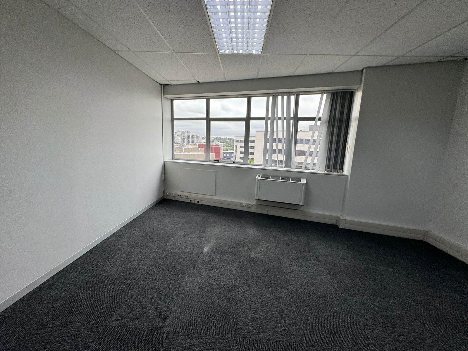 35  m² Commercial space in Sandown photo number 13