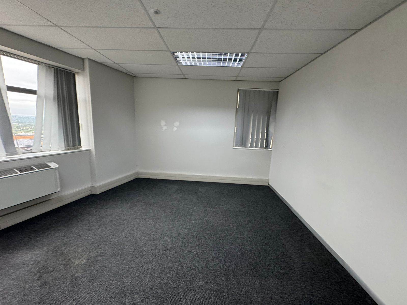 35  m² Commercial space in Sandown photo number 14