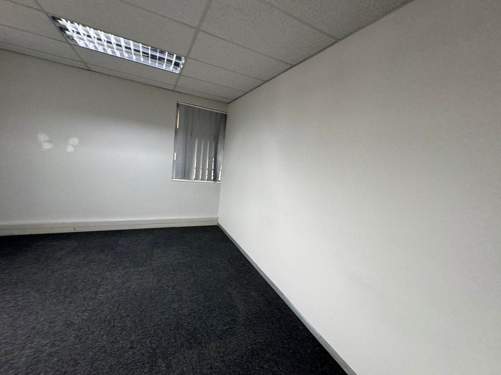 35  m² Commercial space in Sandown photo number 15