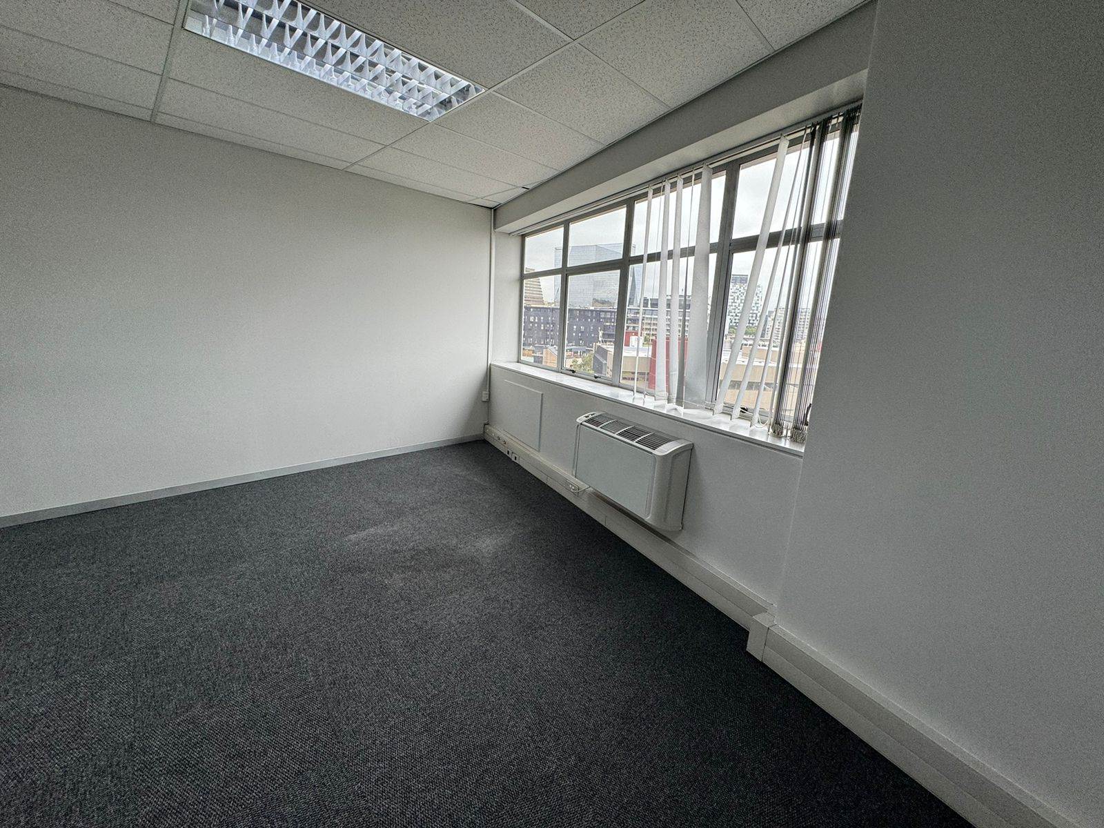 35  m² Commercial space in Sandown photo number 5