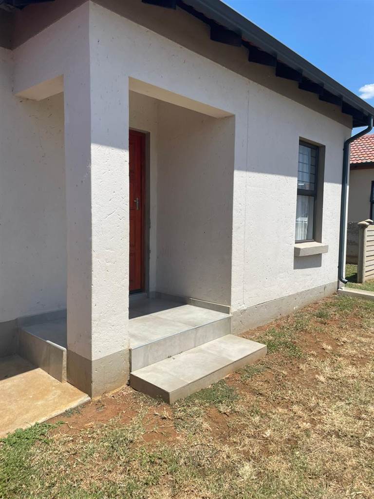 3 Bed House in Waterval East photo number 19