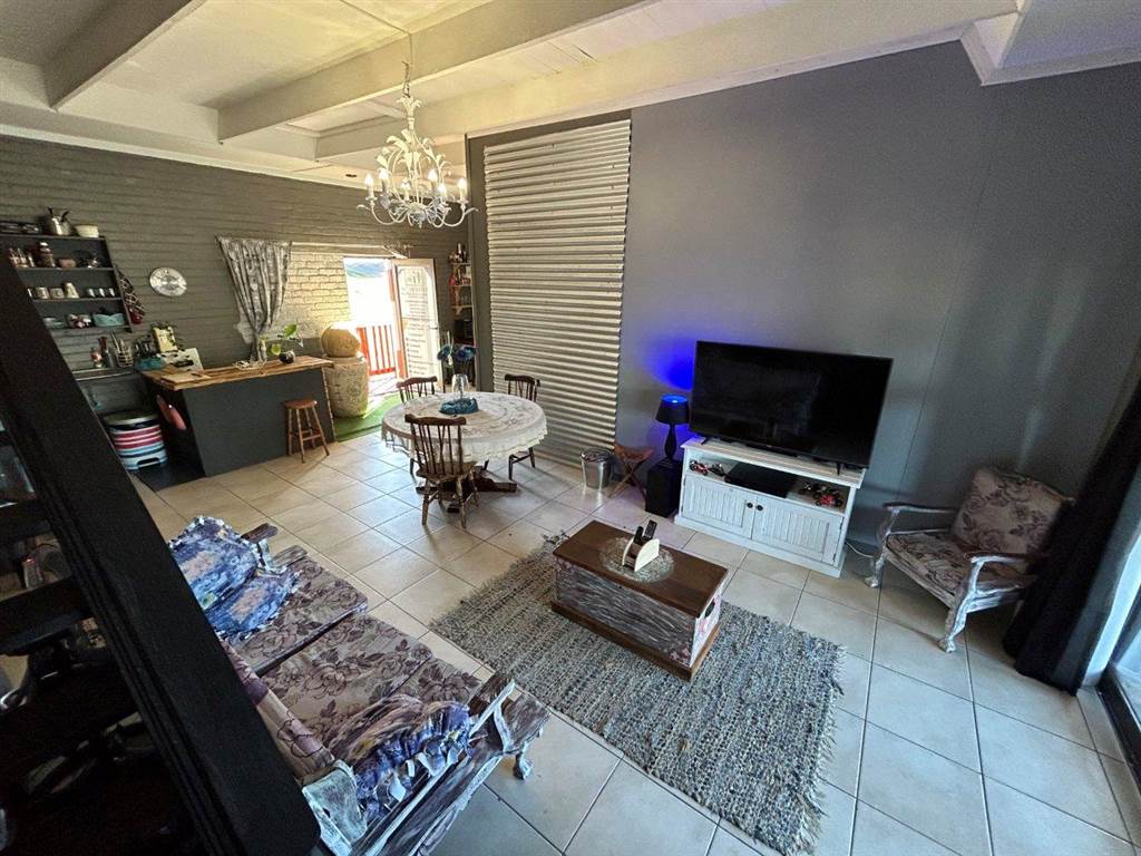280  m² Commercial space in Jeffreys Bay photo number 12