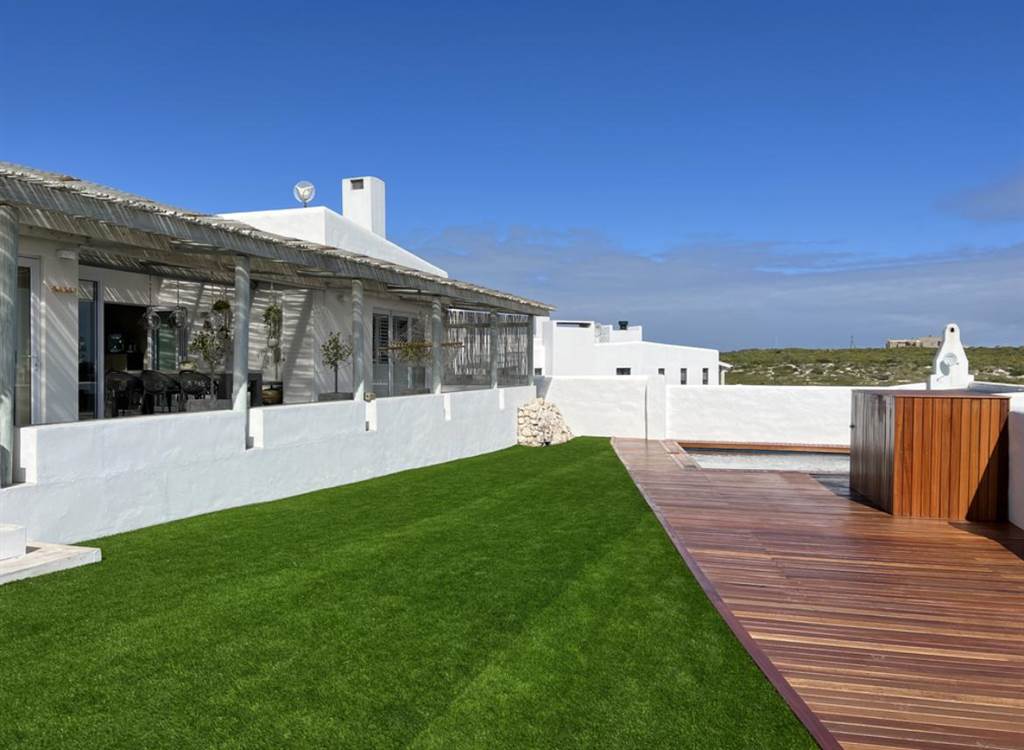 3 Bed House in Paternoster photo number 2