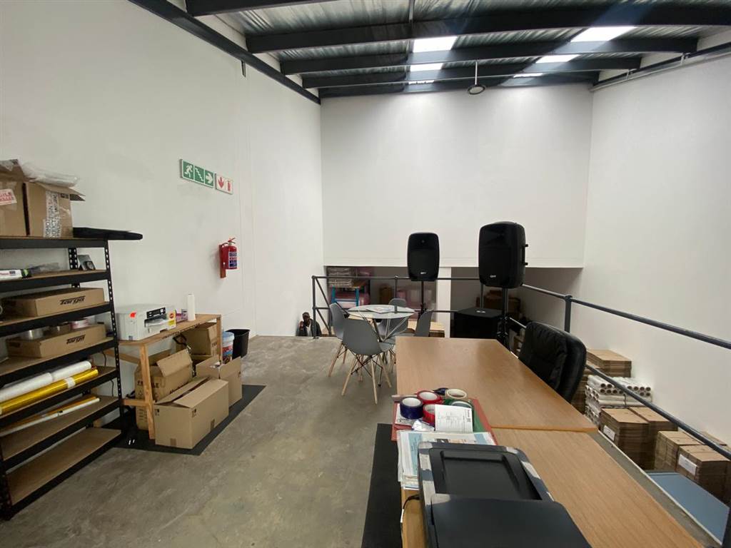 147  m² Industrial space in Barbeque Downs photo number 4