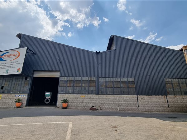 1 950  m² Industrial space