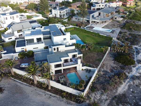 4 Bedroom House 4 Bedroom House