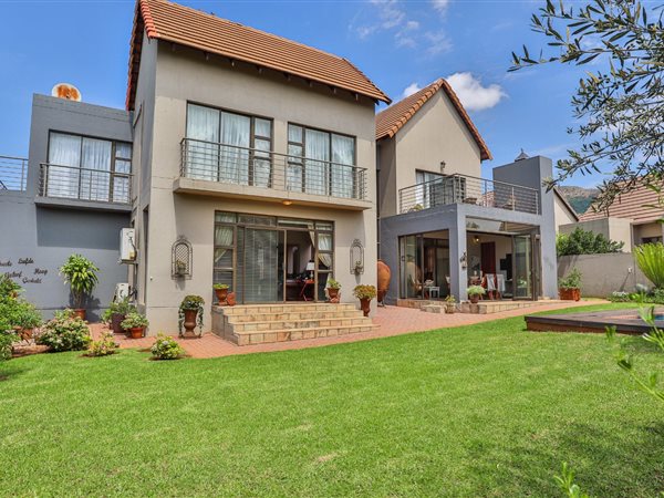 4 Bedroom House 4 Bedroom House