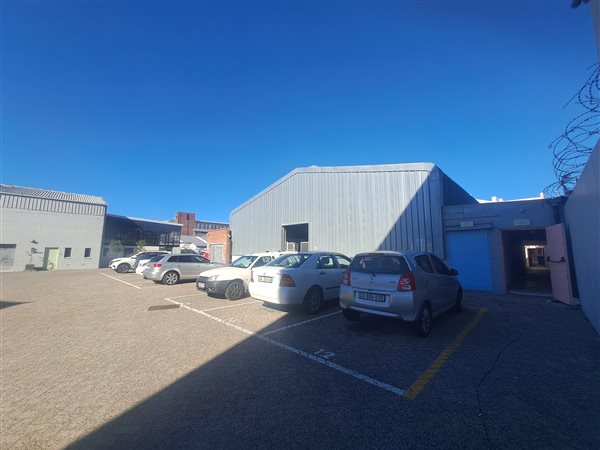 451  m² Industrial space in Maitland