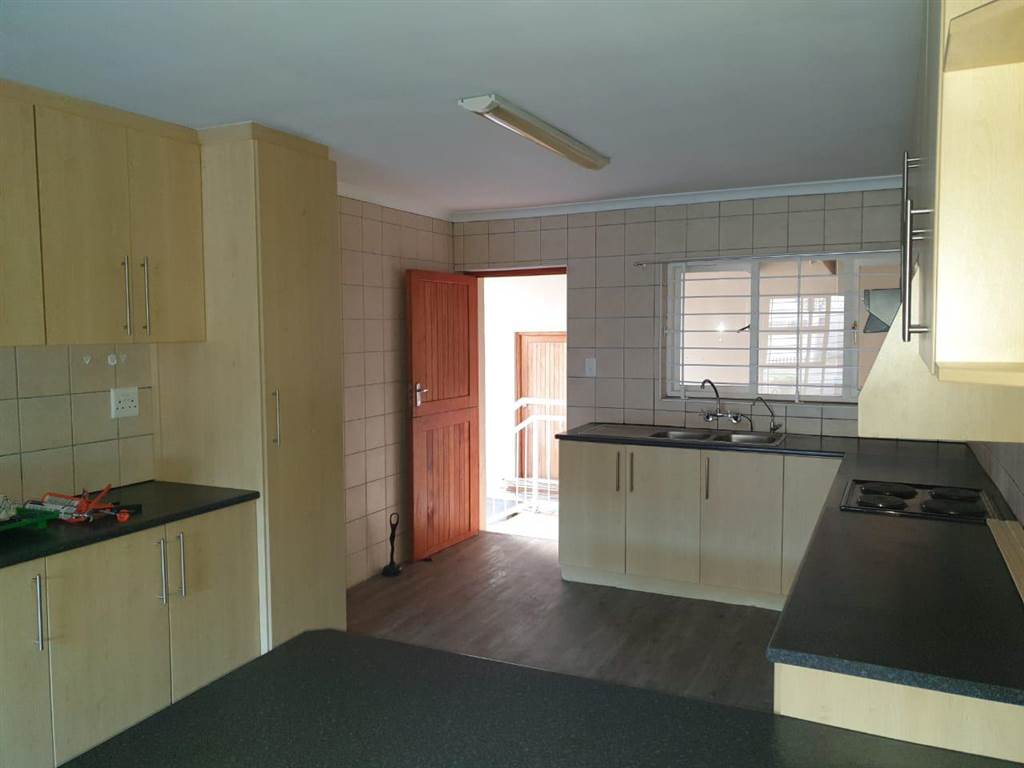 7 Bed House in Middedorp photo number 23