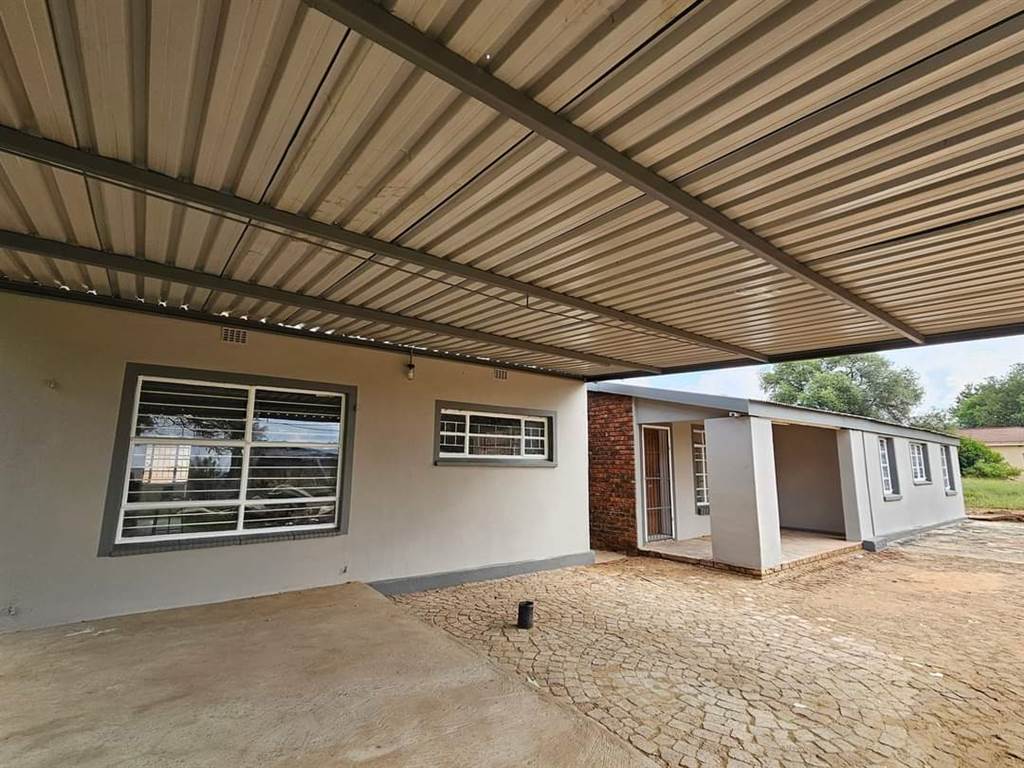 4 Bed House for sale in Zeerust | T4605106 | Private Property