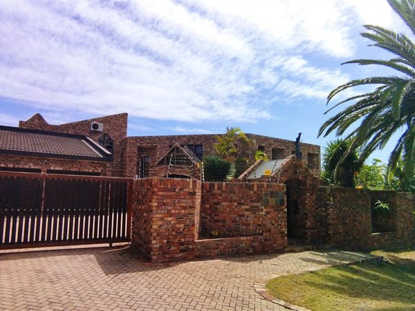4 Bed House in Humewood