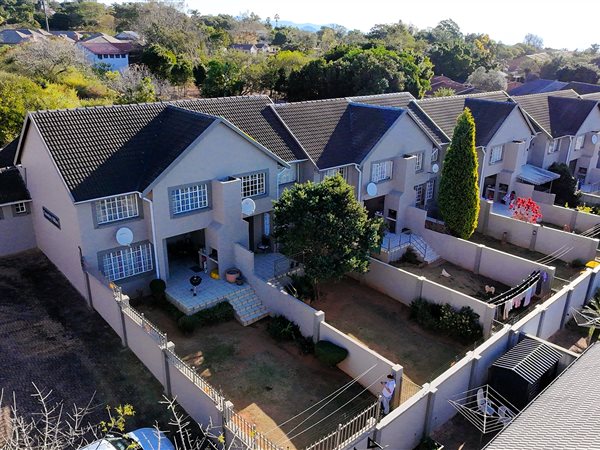 3 Bedroom Duplex 3 Bedroom Duplex