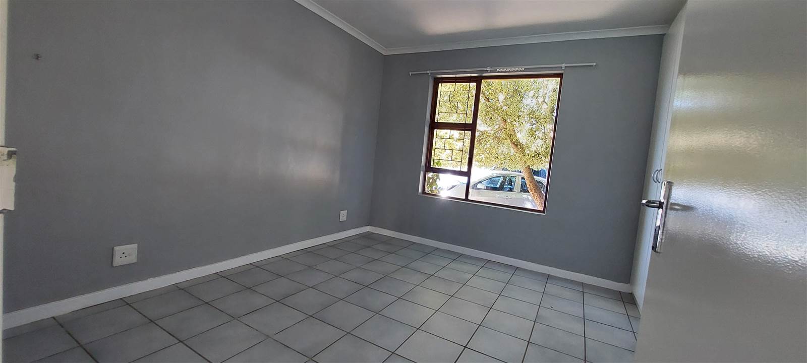 2 Bed Apartment in Paarl photo number 15