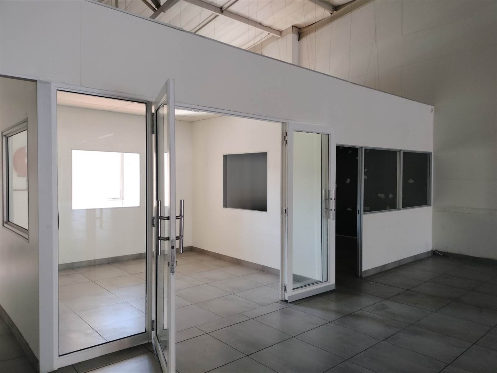 558  m² Commercial space in Rivonia photo number 6