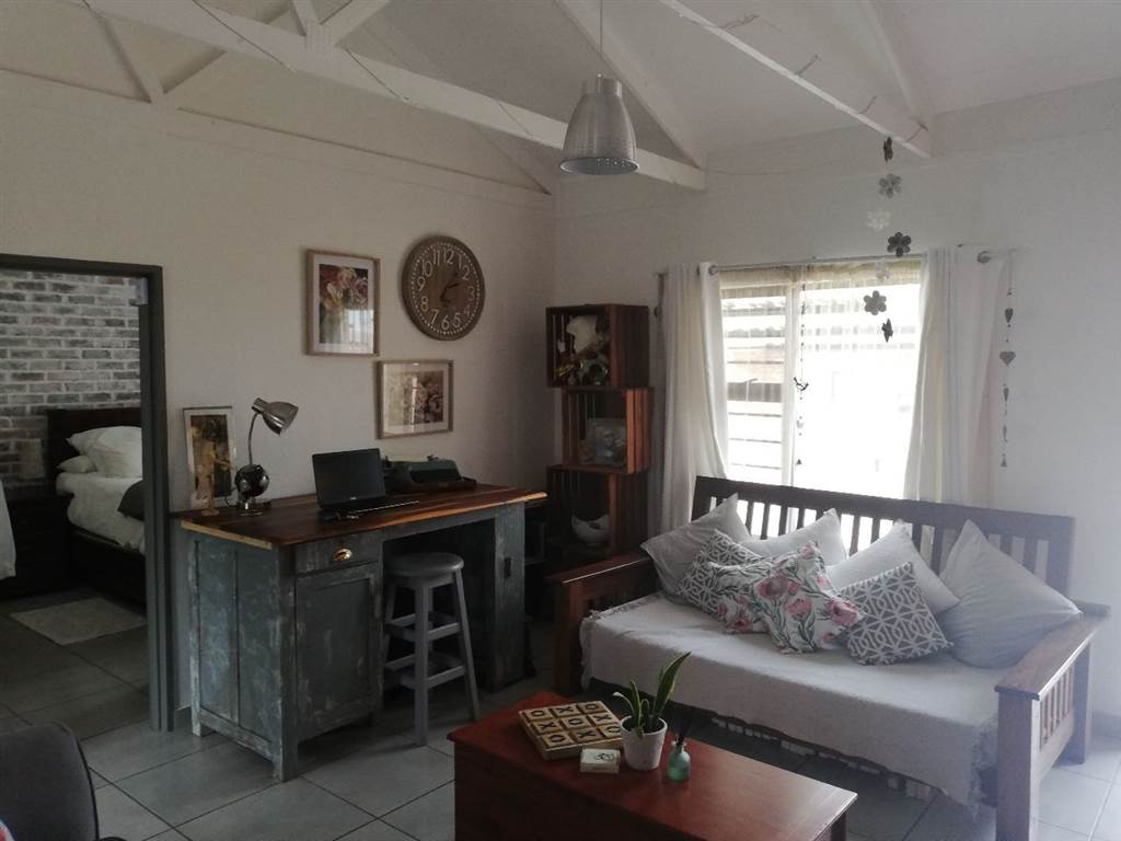 2 Bed Townhouse in Potchefstroom Central photo number 6
