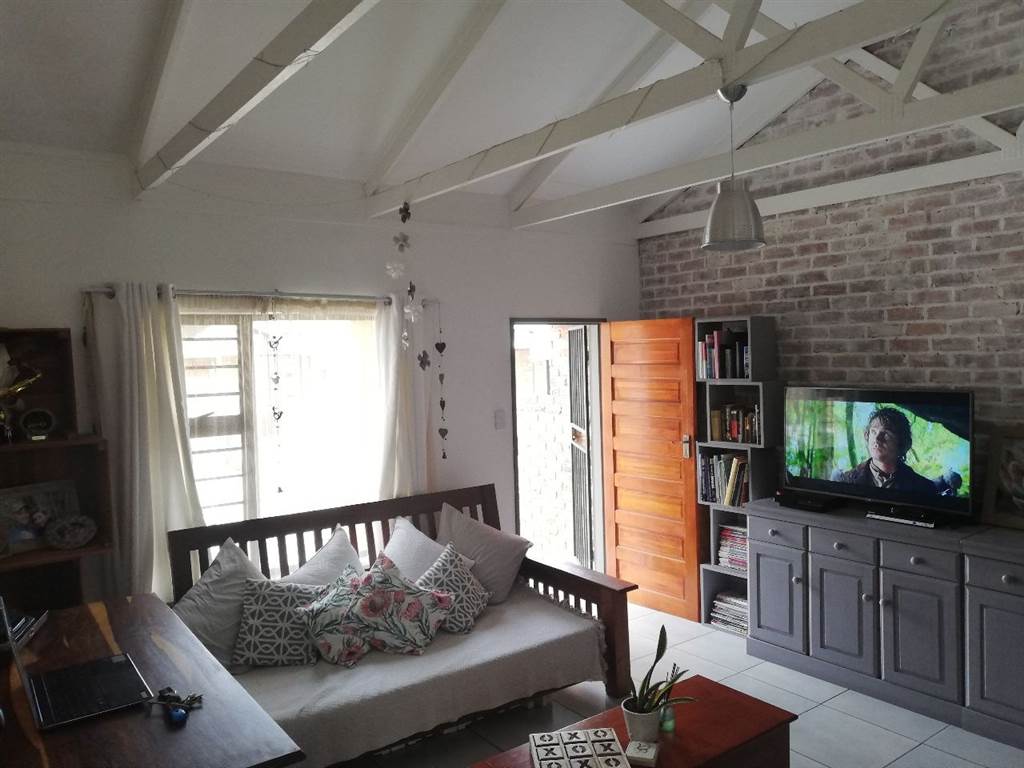 2 Bed Townhouse in Potchefstroom Central photo number 1