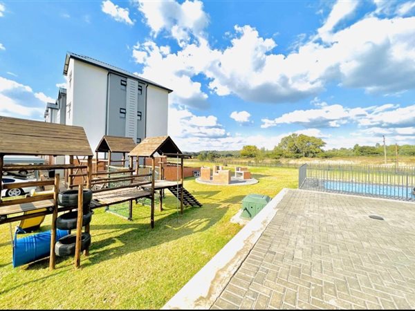 1 Bed Townhouse in Silver Lakes