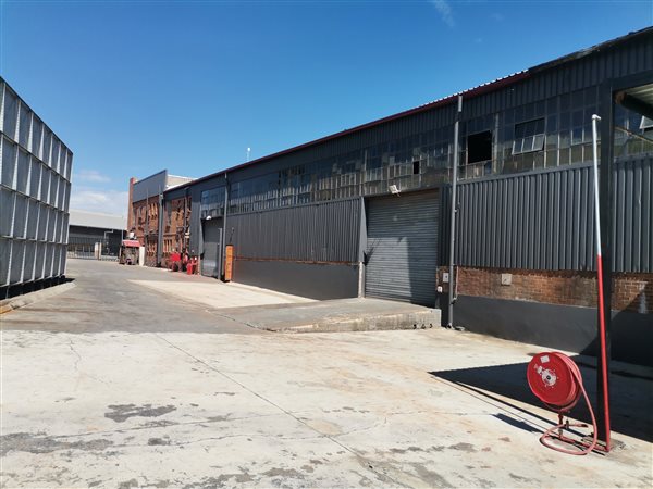 3302  m² Industrial space