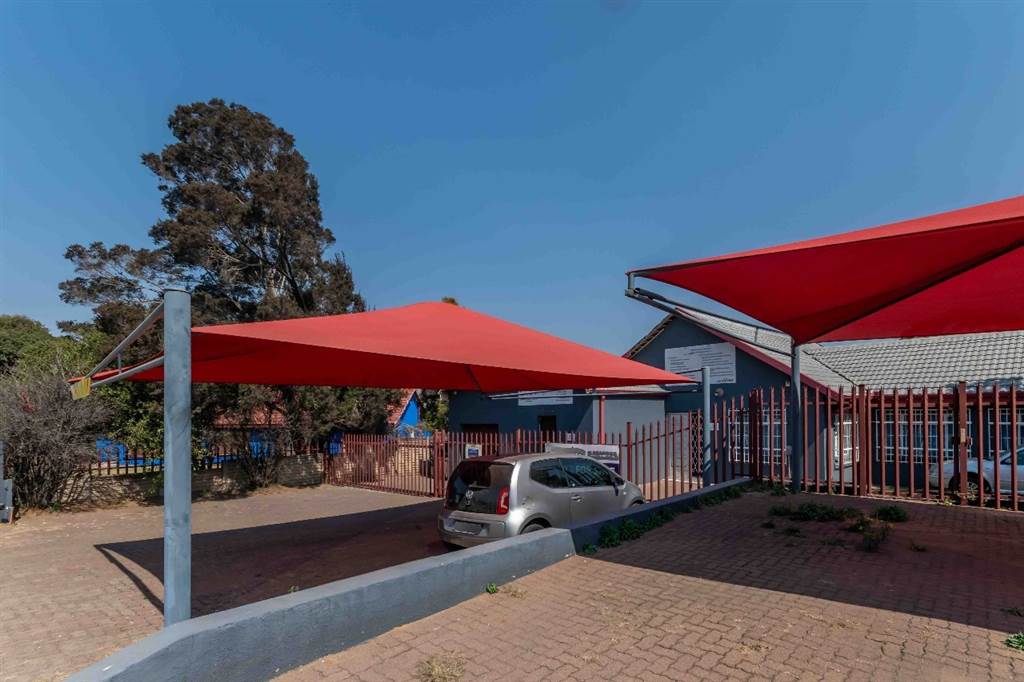 339  m² Commercial space in Witbank Central photo number 8