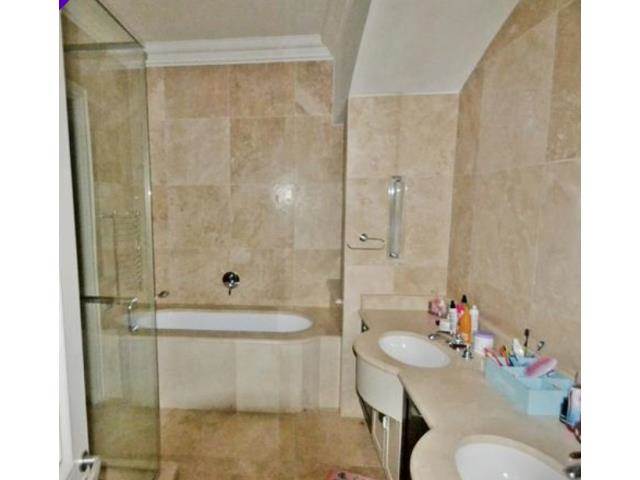 4 Bed Penthouse in Sandton City photo number 18