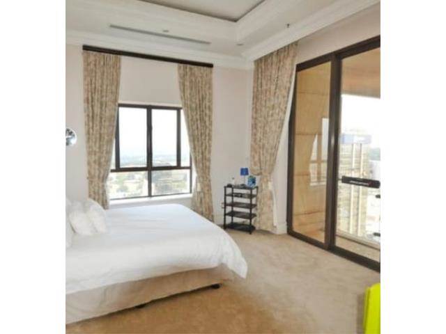 4 Bed Penthouse in Sandton City photo number 15
