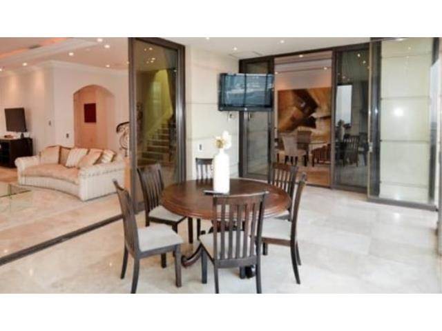 4 Bed Penthouse in Sandton City photo number 7